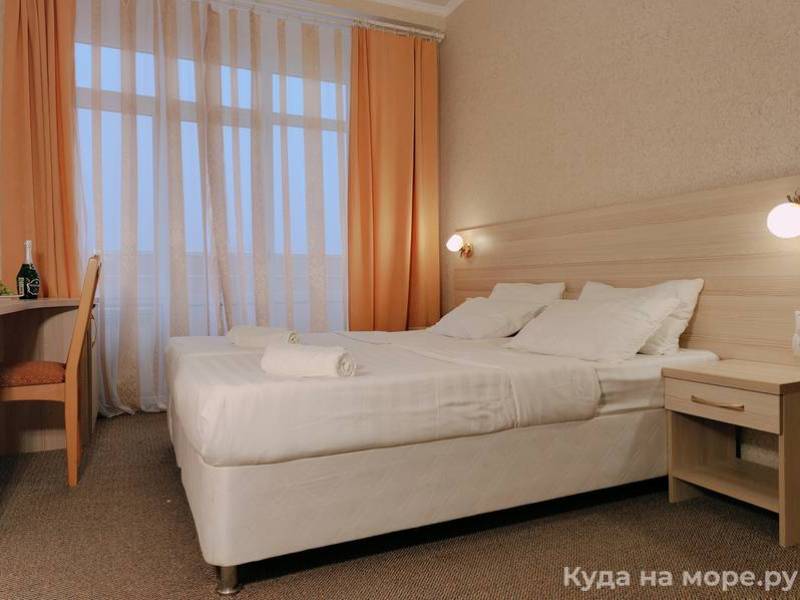 "Семь Адмиралов" отель в Витязево